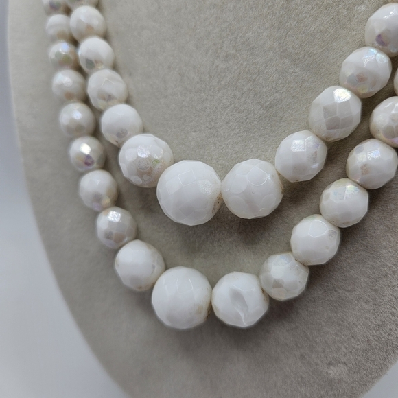 VINTAGE White Sparkle Faceted Glass Bead Double Strand Necklace Box Clasp - Picture 2 of 6